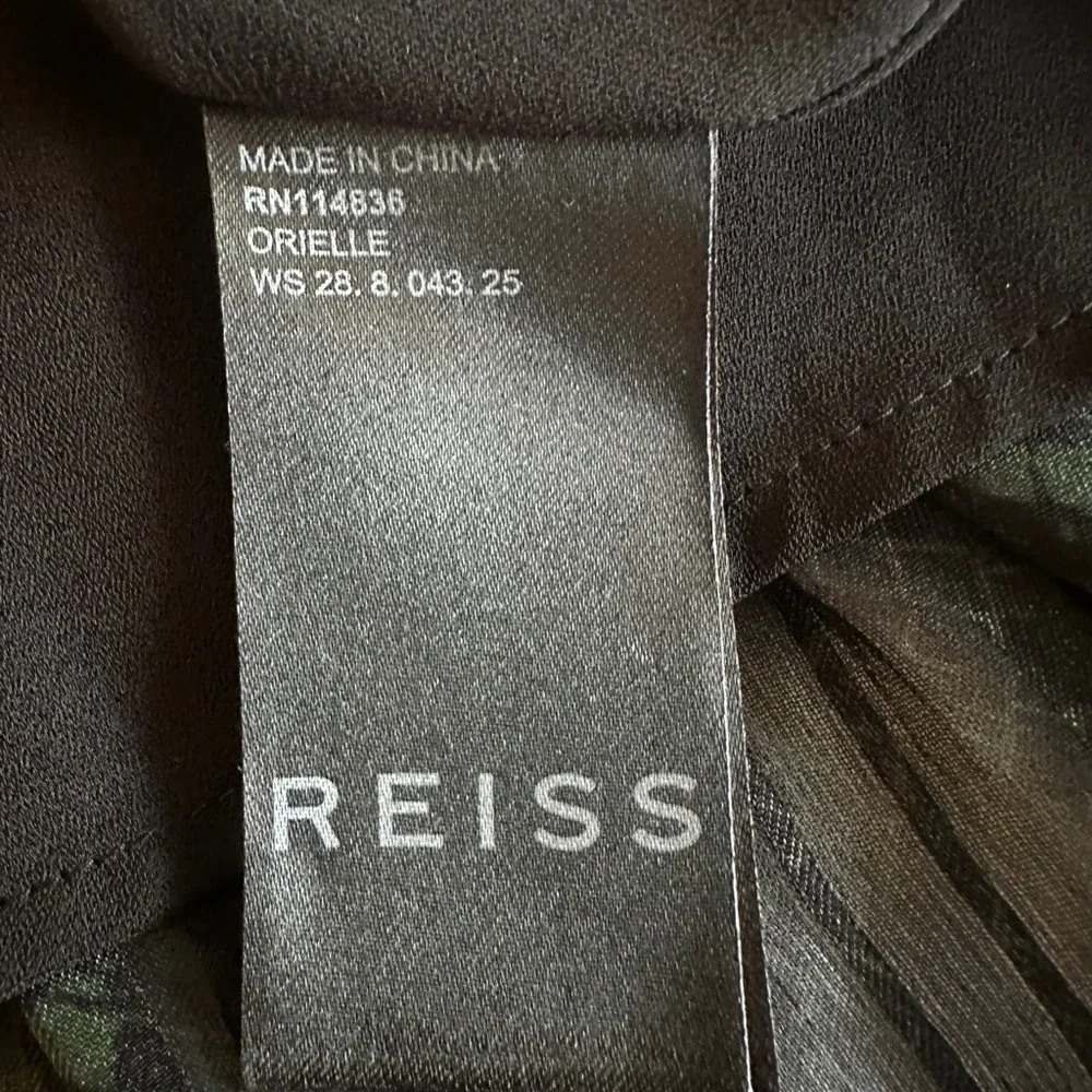 Reiss Snake Print Mini Skirt in green and black - Picture 13 of 15